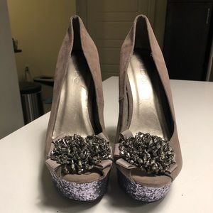 Grey Aldo pumps
